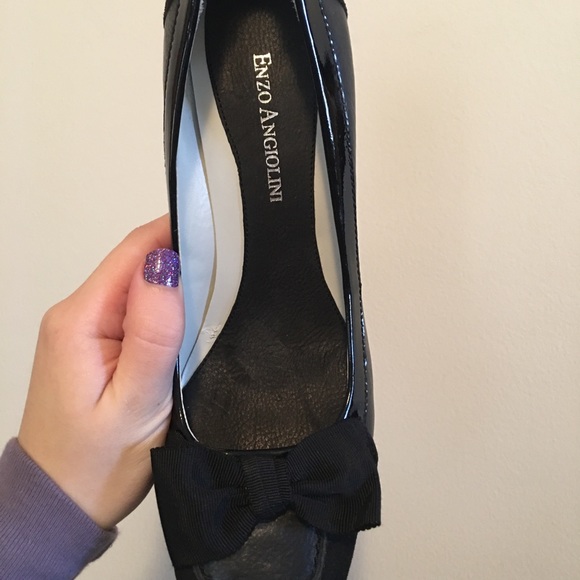 Black “Enzo Angiolini” Bow Toed Heels - Picture 5 of 7